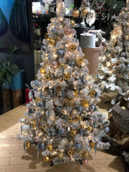 Елка "Оливия" заснеженная